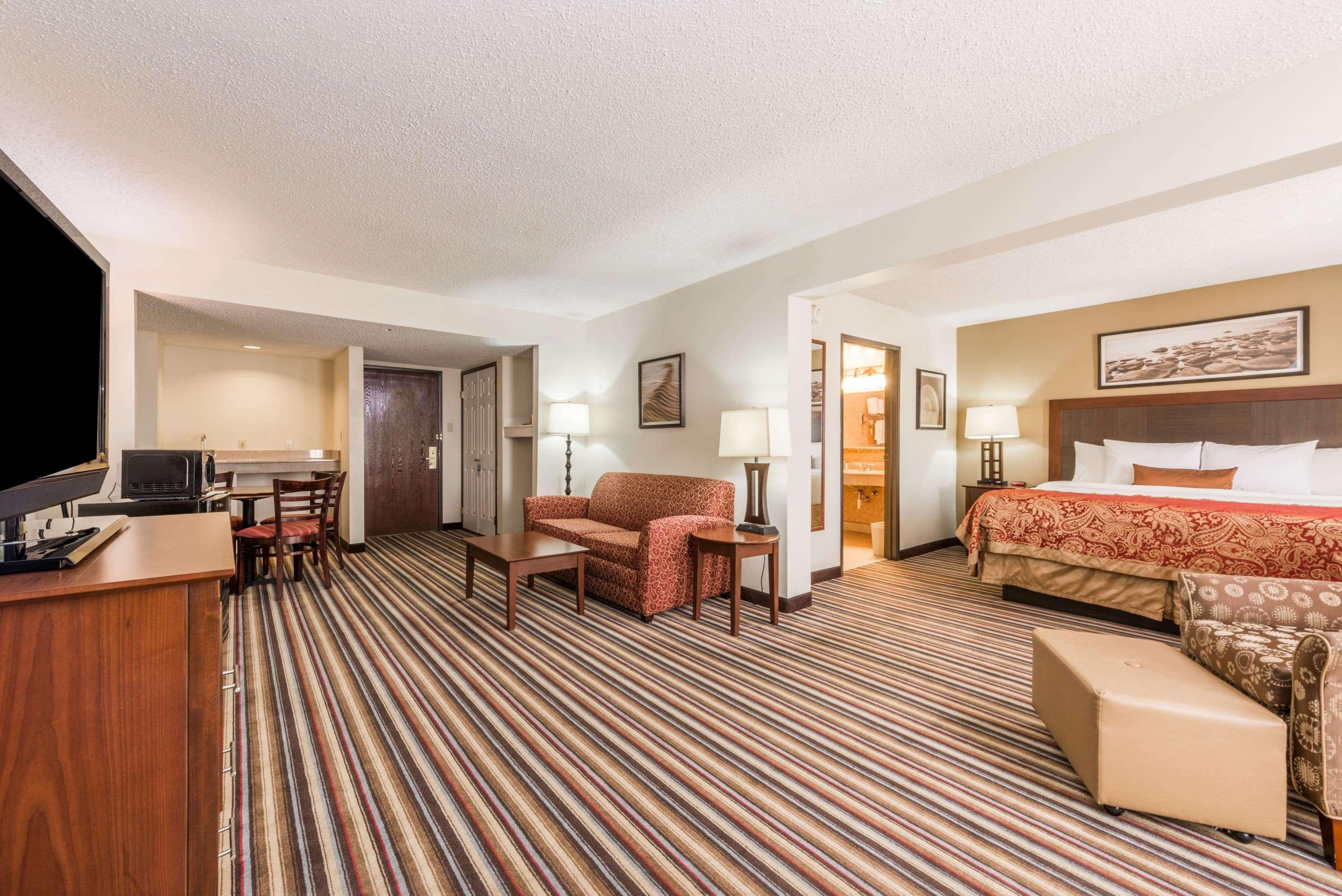 Wingate By Wyndham Near Charles Hotel