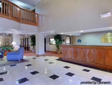 Hotel Wingate By Wyndham Near Charles 2*