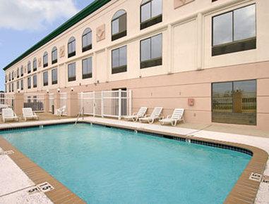 Hotel Wingate By Wyndham Near Charles