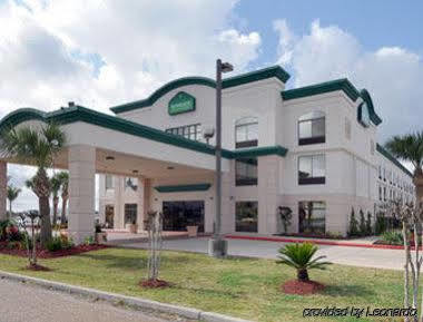 Wingate By Wyndham Near Charles Hotel 2*