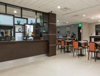 Hotel Wingate By Wyndham Near Charles
